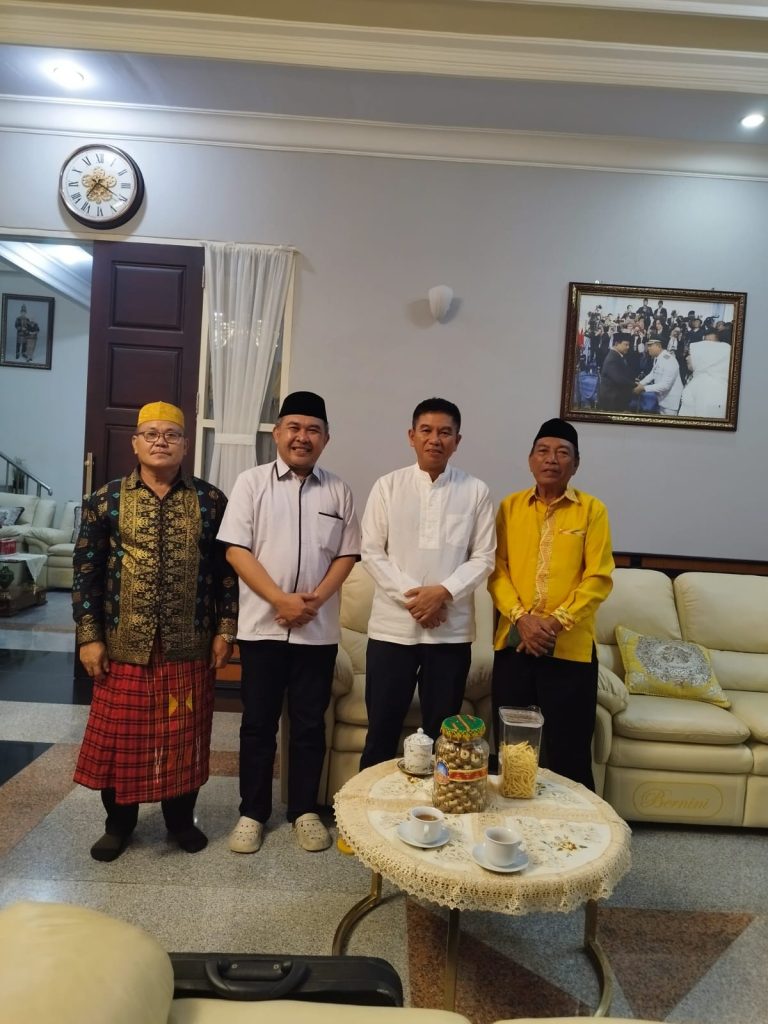 Tali Silaturahmi, Pimpinan IAI Rawa Aopa Berkunjung ke Wakil Bupati Konsel di Momentum Syawal