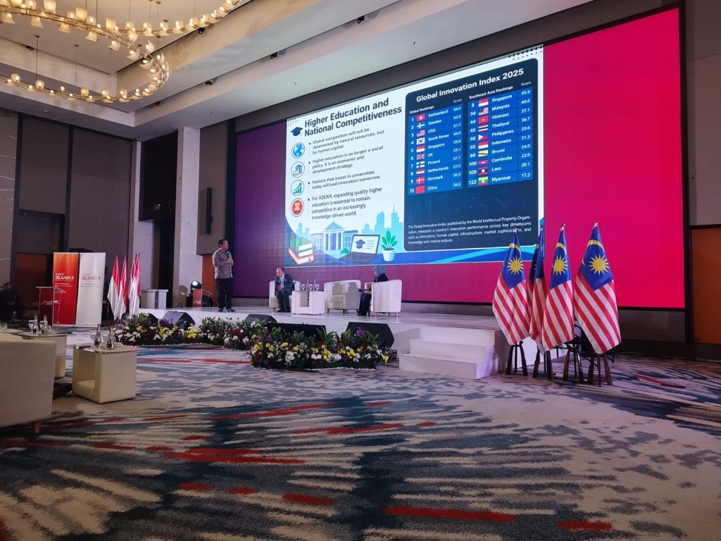 Wakil Rektor IAI Rawa Aopa Suarakan Pentingnya Mutu Global di Selangor Business Summit