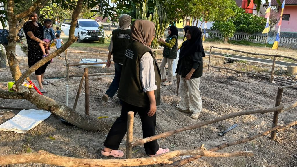 KKA Posko 3 Meluhu Laksanakan Kegiatan Pembuatan Kebun Dasawisma di Desa Sambasule