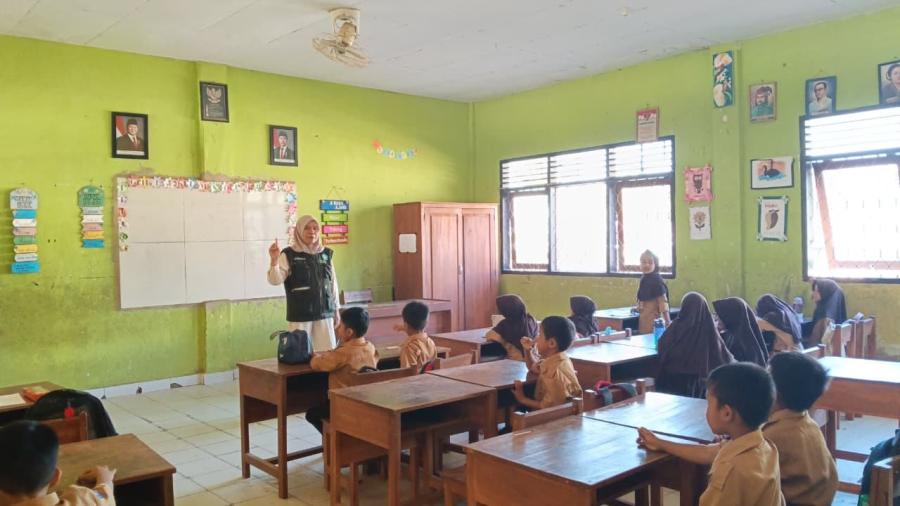 Posko 3 KKA, Kegiatan Mengajar Di SD NEGERI 6 ANDOOLO, Kel.Potoro, Kec.Andoolo Konawe Selatan.