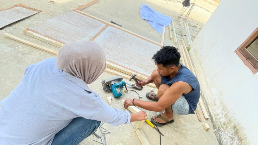 Posko 5 KKA, Proses Pembuatan Peta Desa Di Bantu Oleh Warga Desa