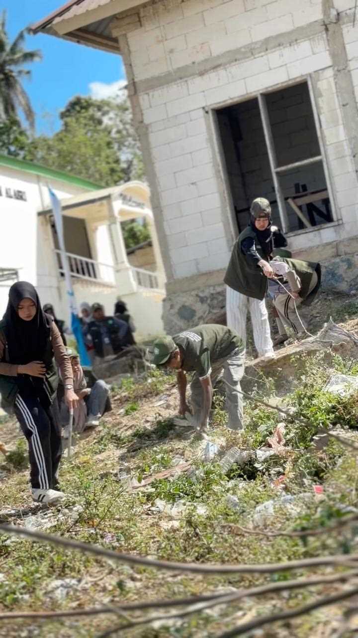 posko 2 KKA, kegiatan jumat bersih di Kampus 2 IAI RAWA AOPA
